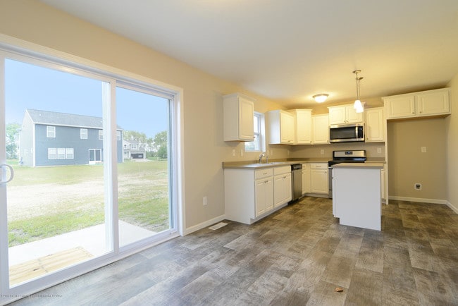 Building Photo - 3586 Fernwood Ln