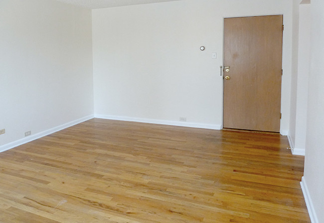 Building Photo - 801 Dahlia St