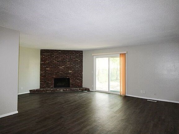 Building Photo - 9905 E 21st Pl