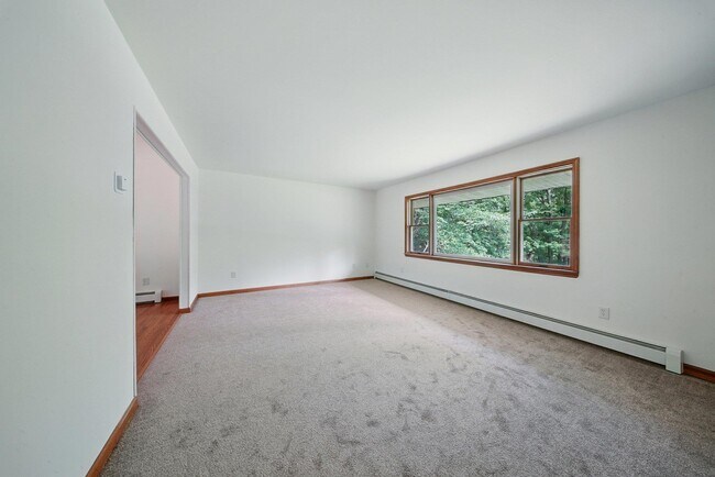 Foto del edificio - 501 Burlingham Rd