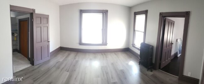 Building Photo - 2 br, 1 bath House - 12 S Chase St, Johnst...