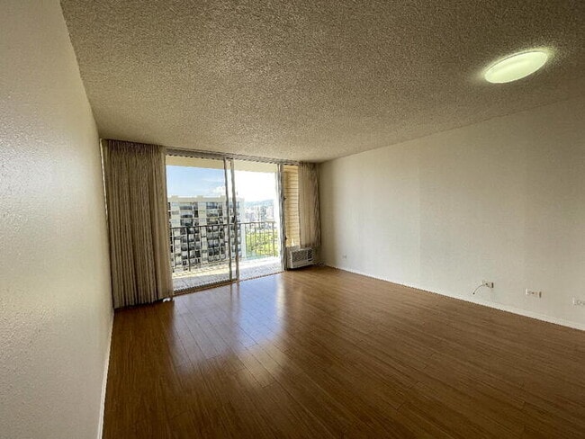 Building Photo - 2345 Ala Wai Blvd