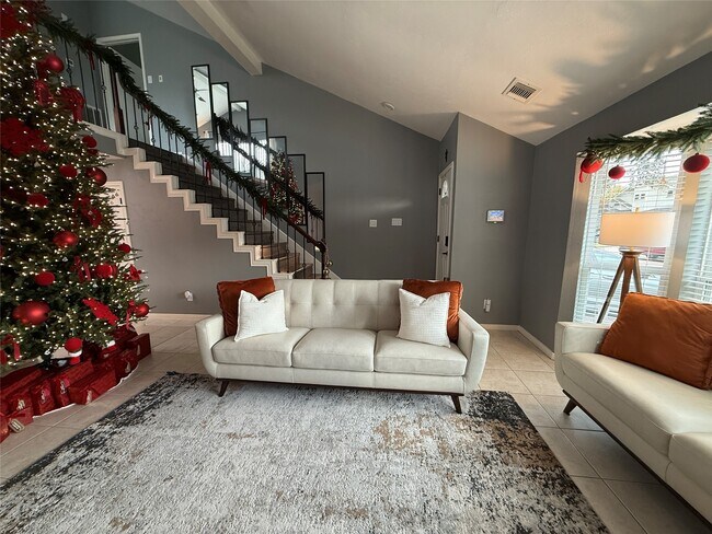 Foto del edificio - 12822 Skyknoll Ln