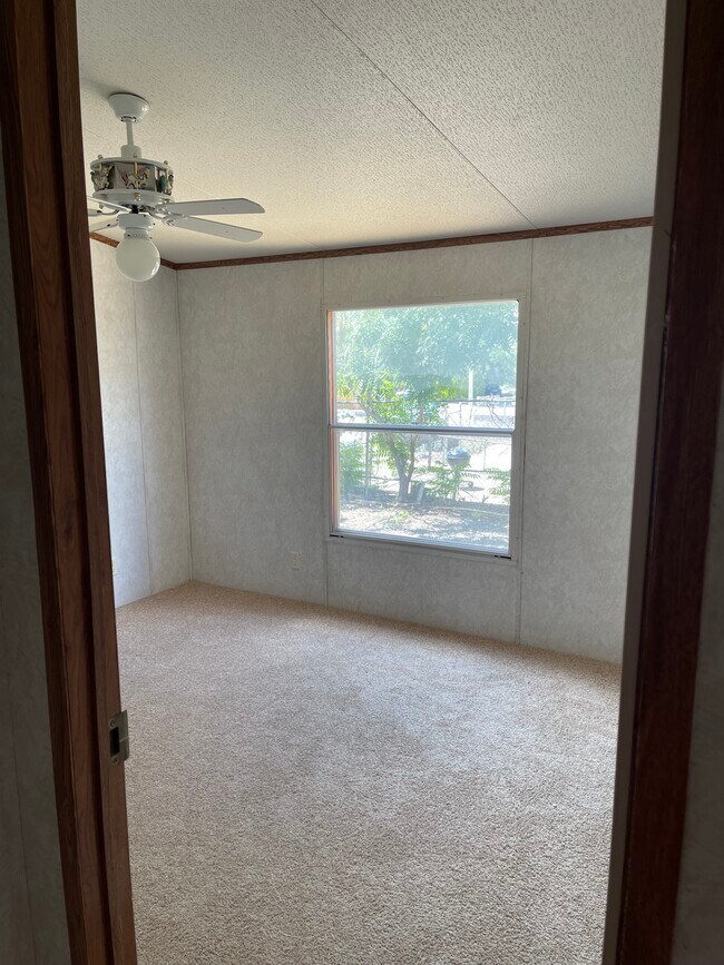 Building Photo - 6701 Ranchitos Rd NE