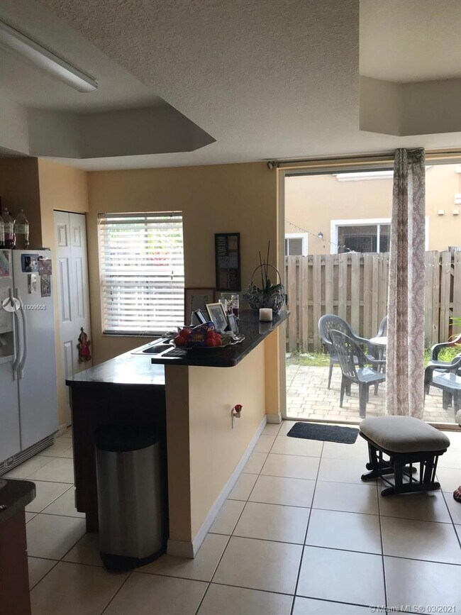 Building Photo - 2142  Siena Way 523 Hollywood Fl 33021