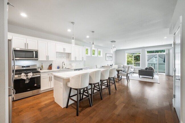 Foto del edificio - 10404 2nd Pl SW