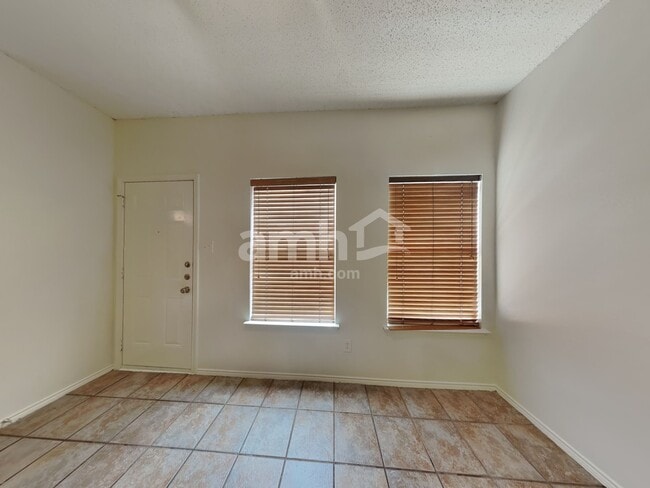 Building Photo - 10308 Oak Branch Ln