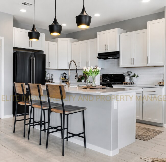 Building Photo - 5693 S Thomas Park Tr