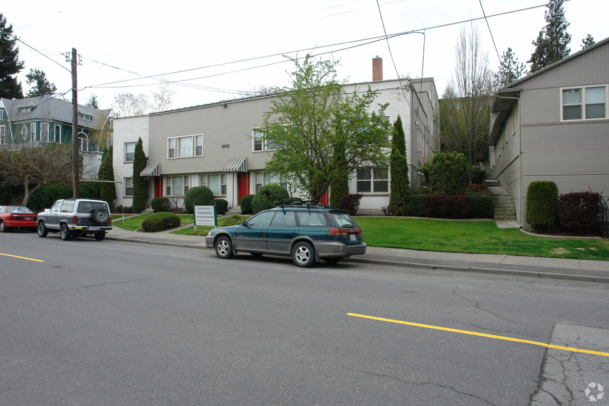 Foto del edificio - Evergreen Apartments