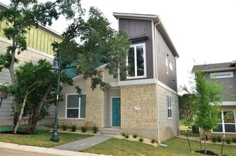 Building Photo - 1916 Cleese Dr