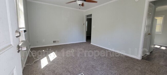 Building Photo - 4200 E 69th St