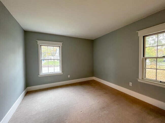 Building Photo - 154 N Alta Ave