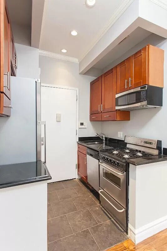 Foto del edificio - 459 W 50th St
