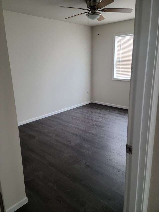 Building Photo - 3 Bedroom Duplex