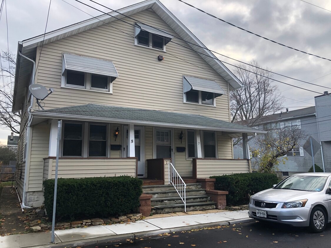 5 Kearney St, Keyport, NJ 07735 Room for Rent in Keyport, NJ