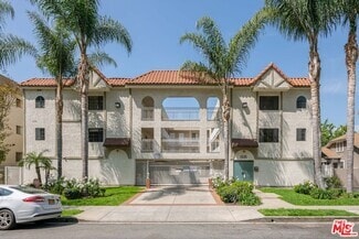 Building Photo - 1535 N Kenmore Ave