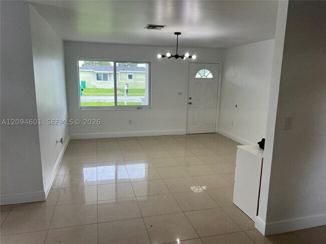 Building Photo - 14720 SW 103rd Ave
