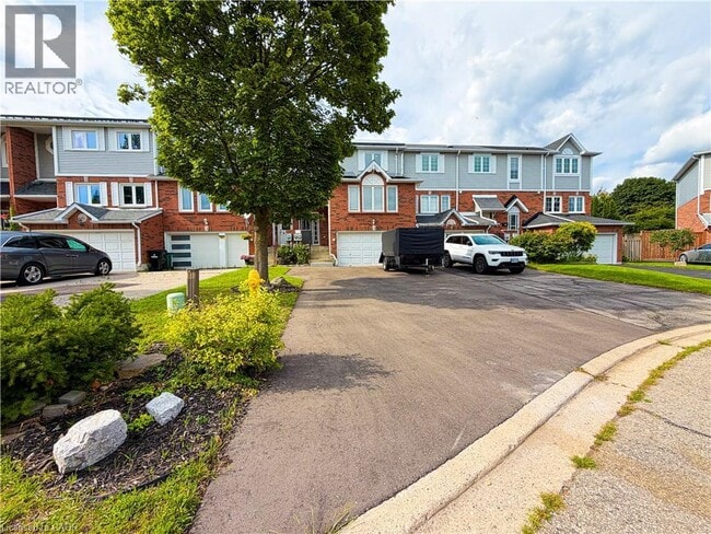 Building Photo - 76 Fairgreen Close