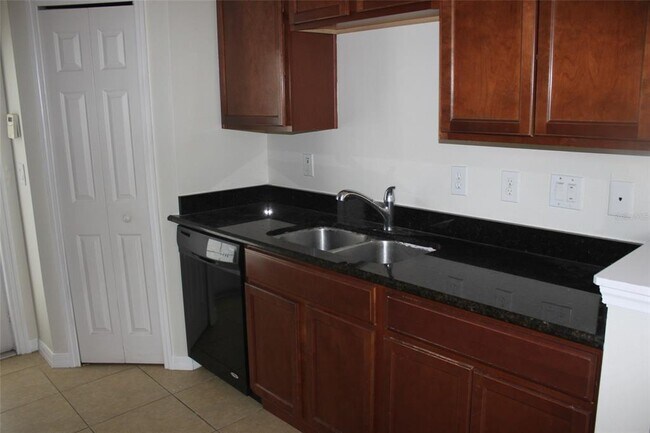 Foto del edificio - 10095 Hartford Maroon Rd