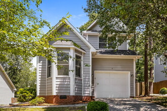 Building Photo - 7 Planters Wood Trail