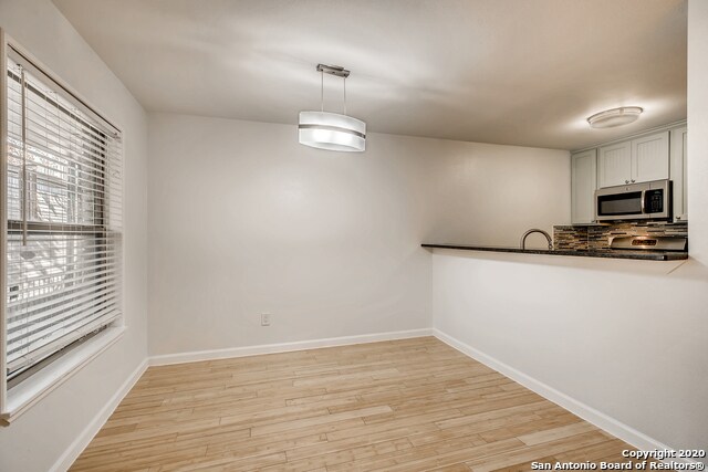 Building Photo - 102 Vassar Ln