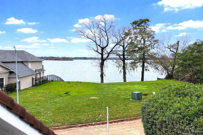 Foto del edificio - 20114 Atascocita Shores Dr