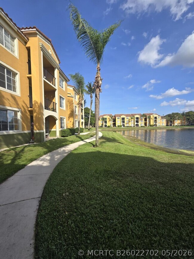 Building Photo - 2151 W Preserve Way
