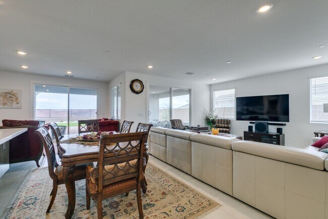 Building Photo - Fully Furnished 3Bedroom Henderson Home with Lake Las Vegas Views