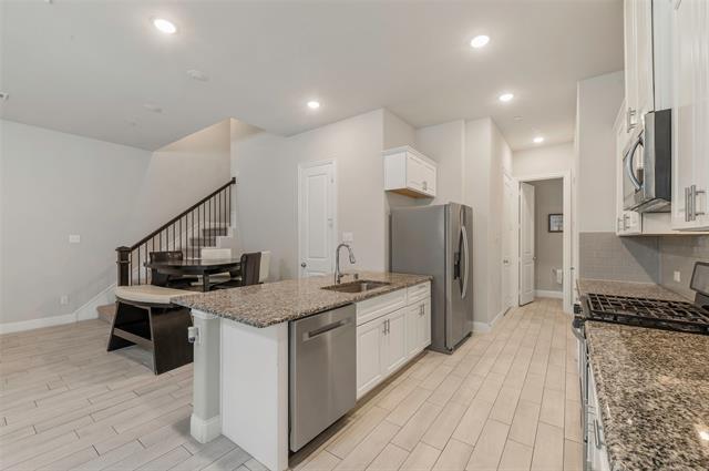 Foto del edificio - 6267 Blythe Dr