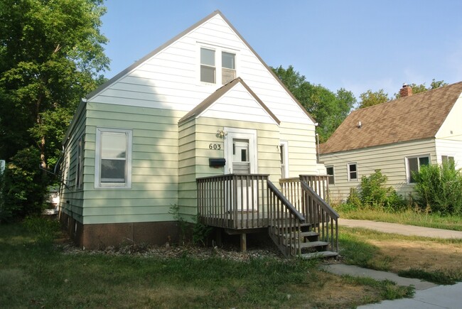 Building Photo - House- NE