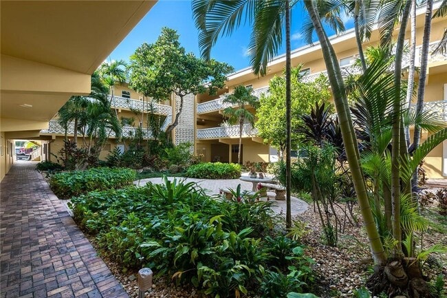 Foto del edificio - 815 Middle River Dr