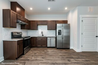 Building Photo - 641 N O'Neil St