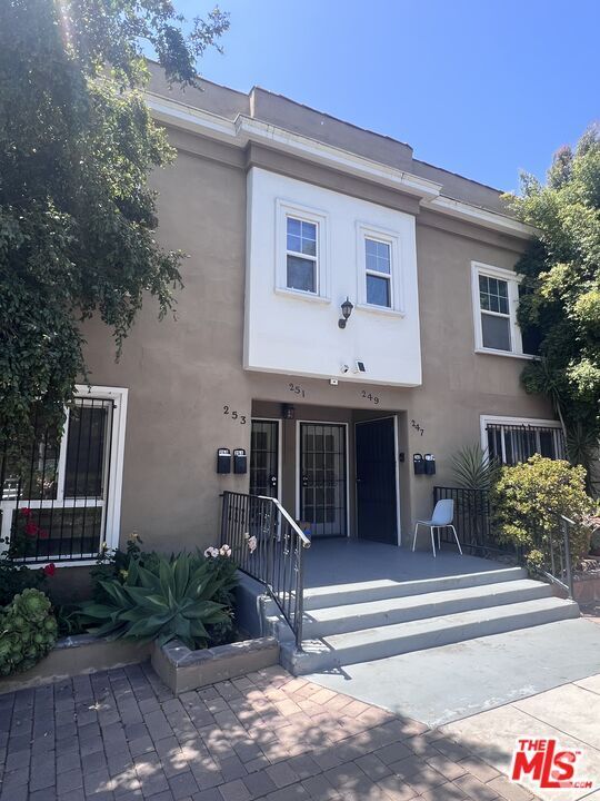 Building Photo - 247 S Catalina St