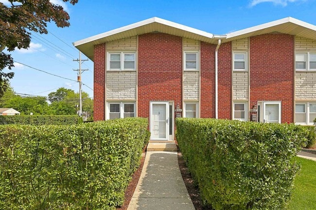 Building Photo - 630 Hibbard Rd