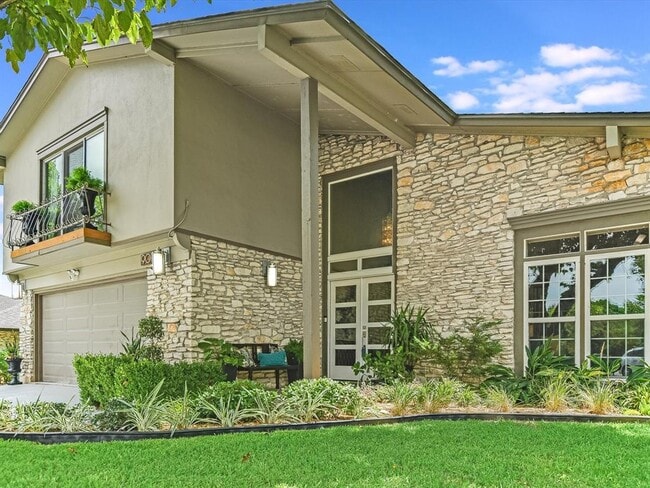 Building Photo - 9011 Quail Creek Dr