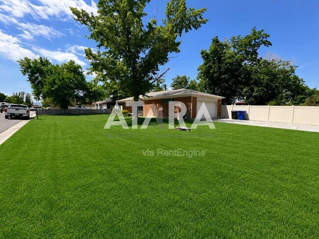 Foto del edificio - 8696 S 1645 E
