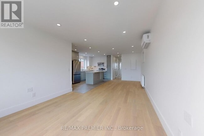 Building Photo - 148 Lambton Ave