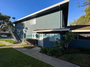 Building Photo - 4320 Diamond St