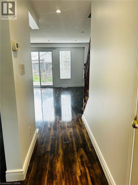 Photo du bâtiment - 90 Donnenwerth Dr