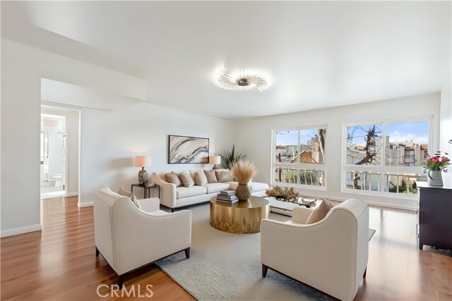 Building Photo - 5250 Zelzah Ave