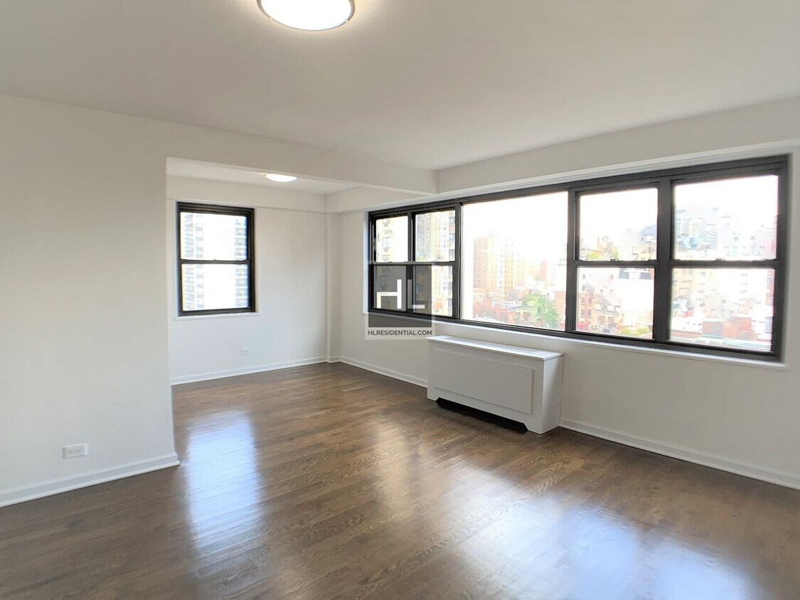 Building Photo - E 16 ST