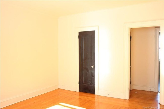 Building Photo - 435 Whitney Ave
