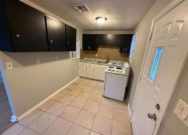 Foto del edificio - 3521 Dundale Rd