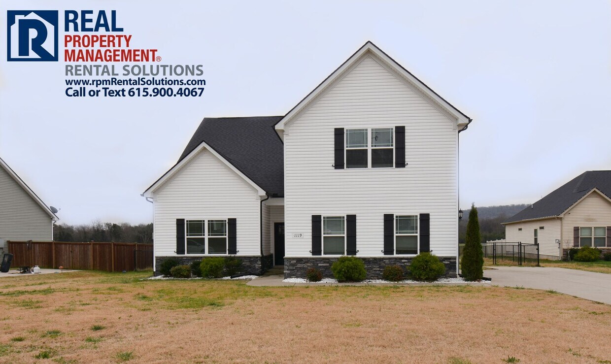 Primary Photo - Amazing 4bd home on 1/2 Acre! Attached gar...