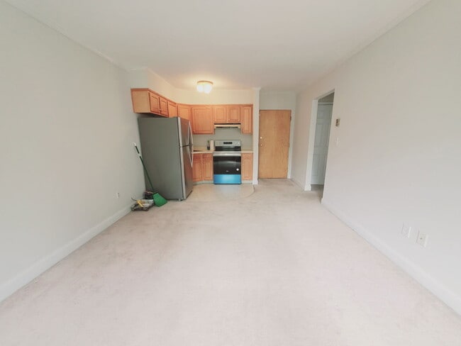 Photo - 27 Oak St Apartment