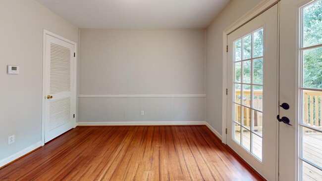 Building Photo - 2645 Southbury Cir