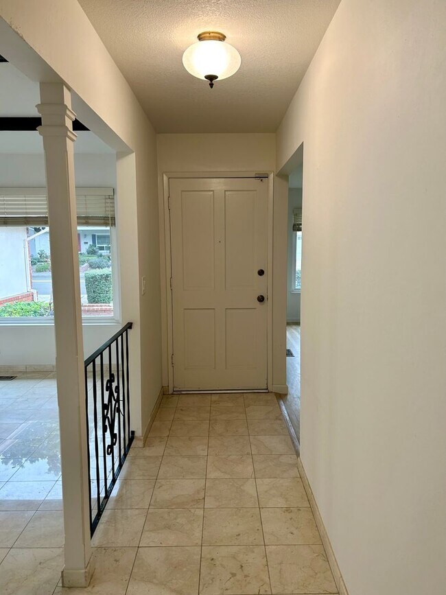 Building Photo - Well Maintained 4-Bedroom Single Story