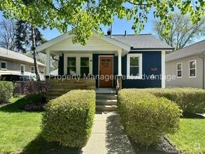 Building Photo - 2128 Romeo St