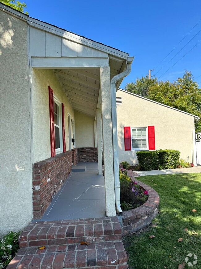 Building Photo - 3917 W Chandler Blvd