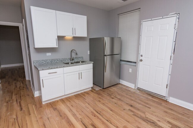 Foto del edificio - 848 W 61st St
